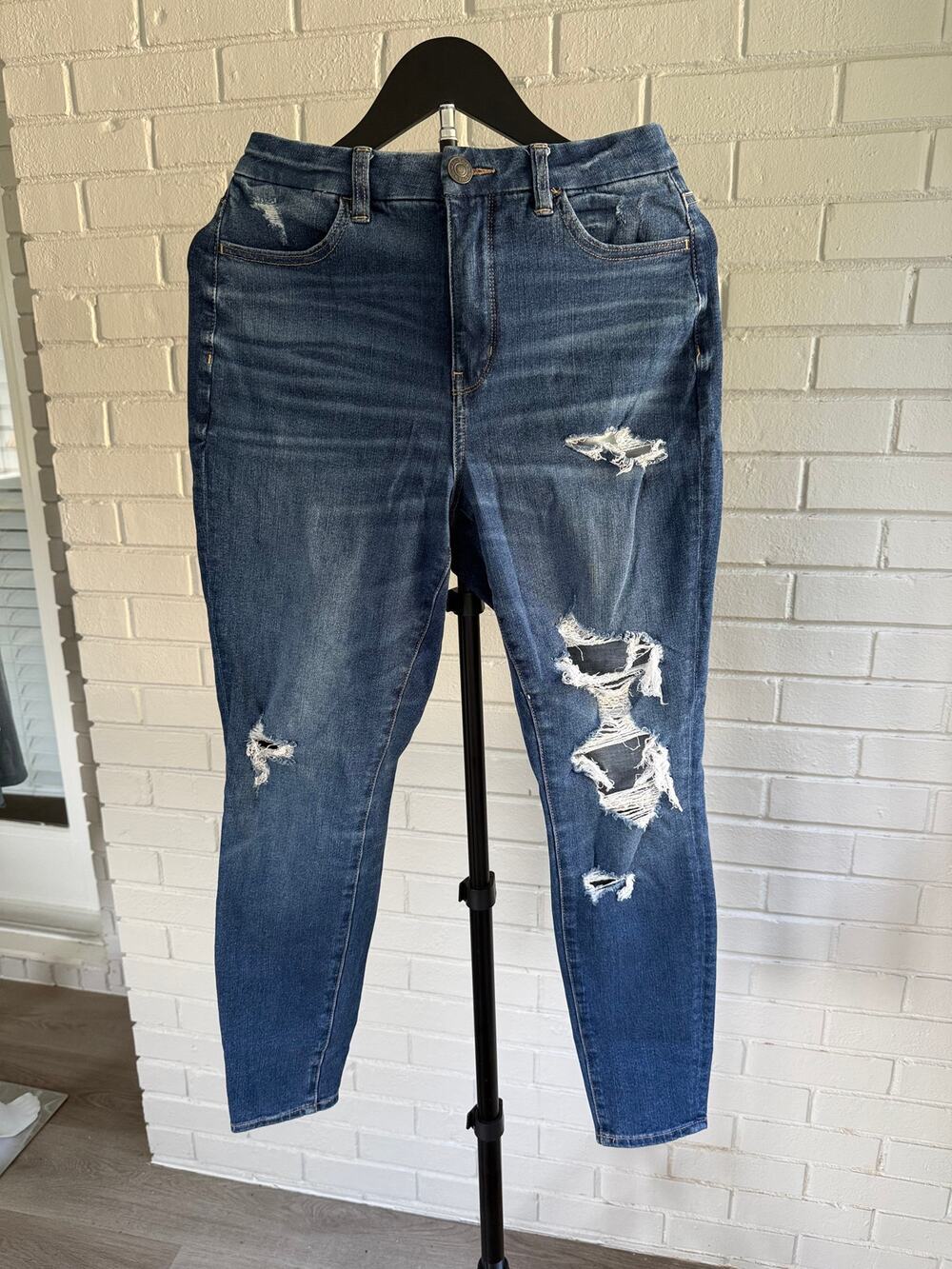 American Eagle Dream Curvy Hi Rise Jegging Distressed Jeans Women's 6 Short